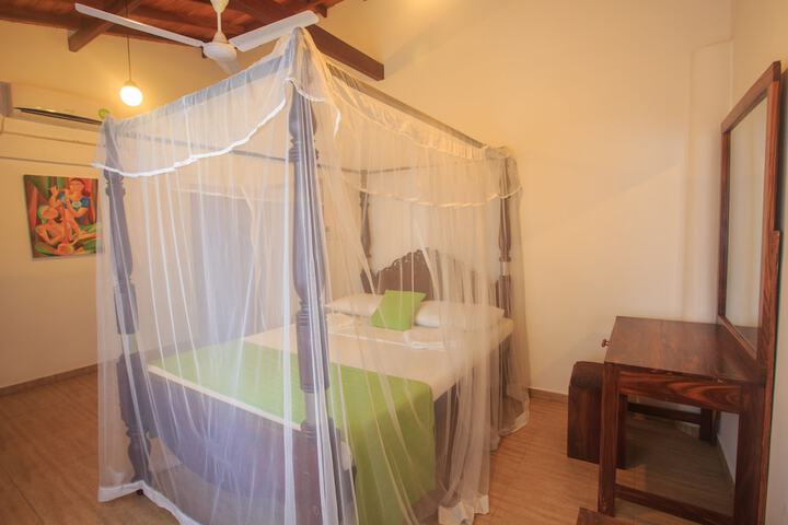 Room 7 of 70
