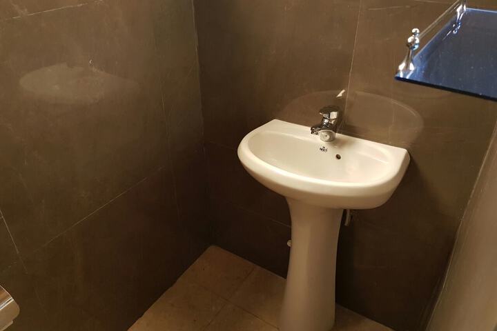 Room 4 of 13