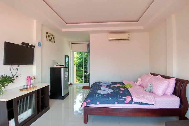Room 9 of 18