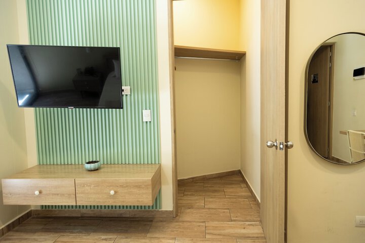 Room 44 of 119