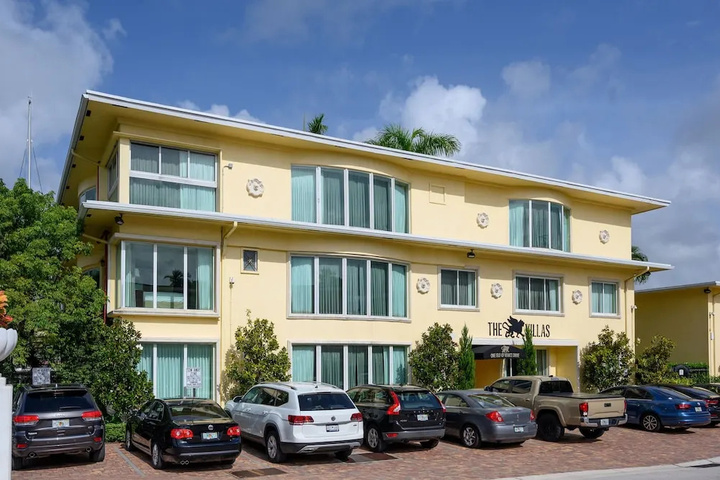 Exterior of 1ivd103j 1 Bedroom Hotel Room