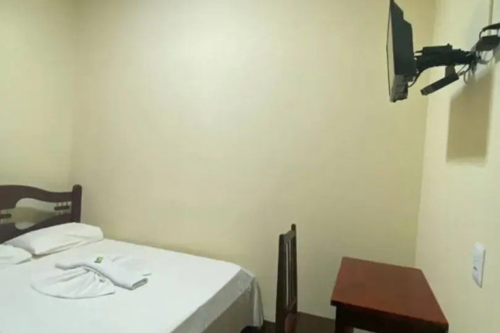 Room 2 of 9