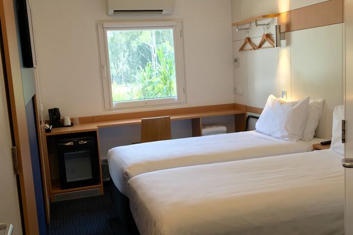 Room 7 of 35