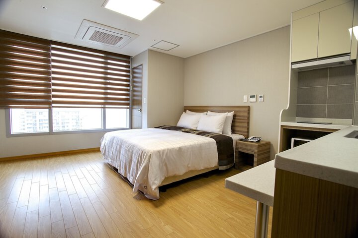 Room 17 of 48
