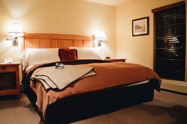 Room 8 of 85