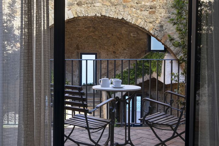 Terrace/Patio 9 of 35