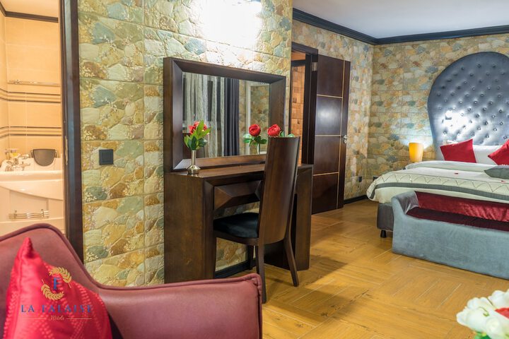 Room 27 of 53
