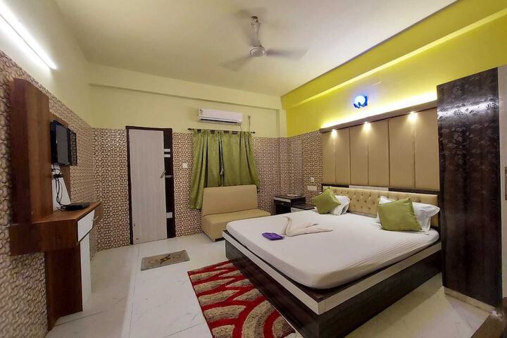Room 2 of 11