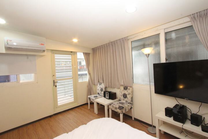 Room 4 of 246