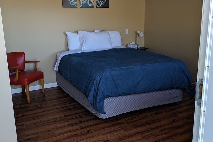 Room 13 of 85