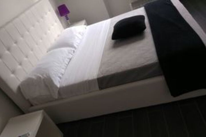 Room 18 of 27