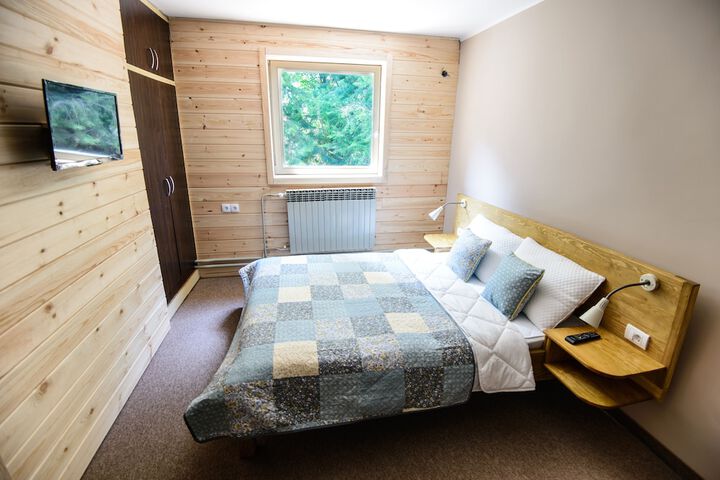 Room 2 of 20