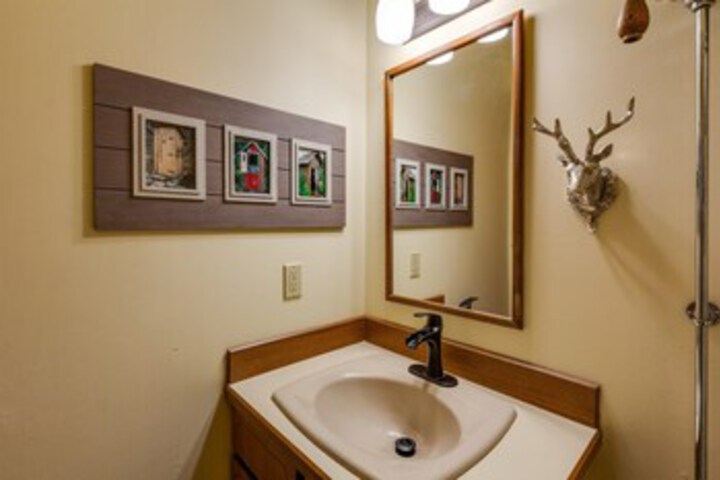 Room 14 of 65