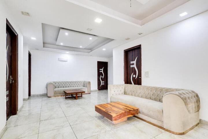 Hotel O Circle Residency