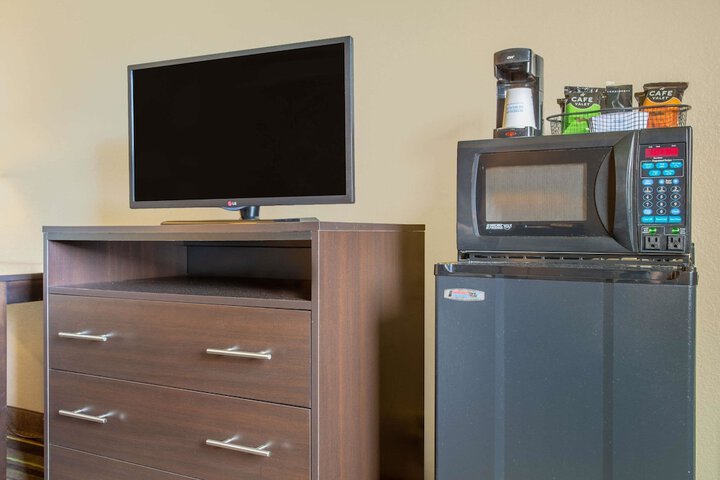 2 Double Beds (7 of 7)