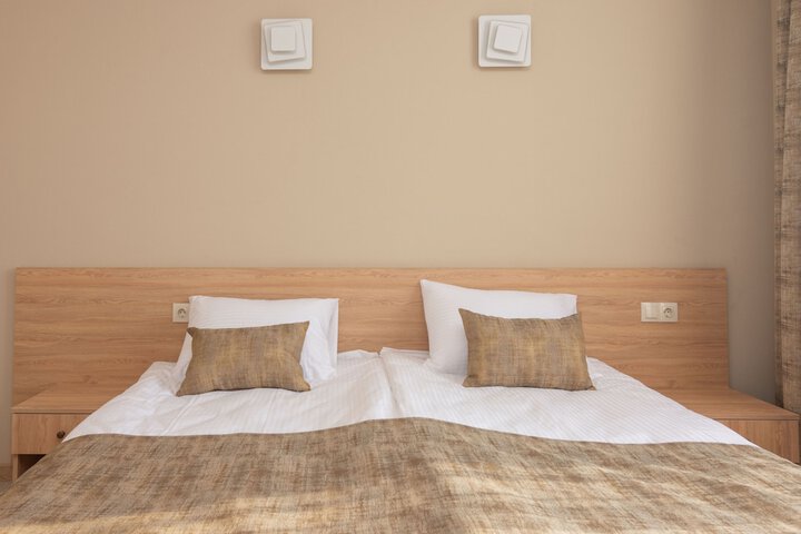 Room 6 of 35