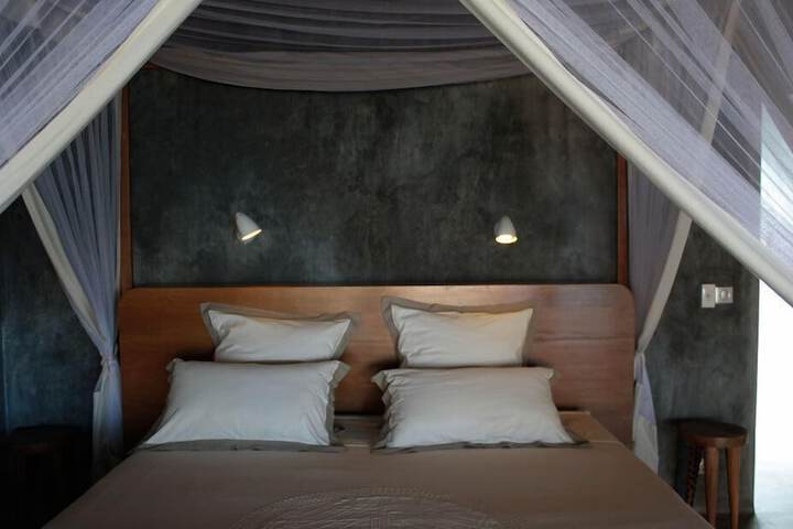 Room 11 of 66