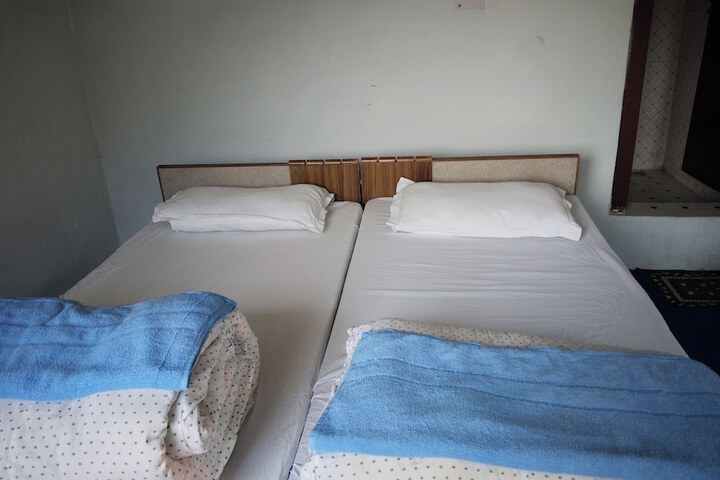 Room 9 of 43