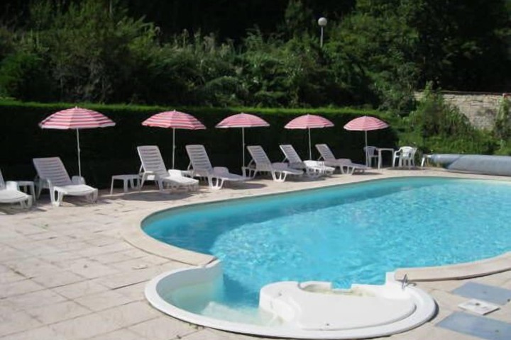 Hotel with Pool