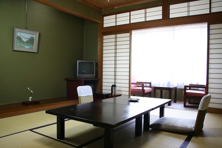Room 21 of 138