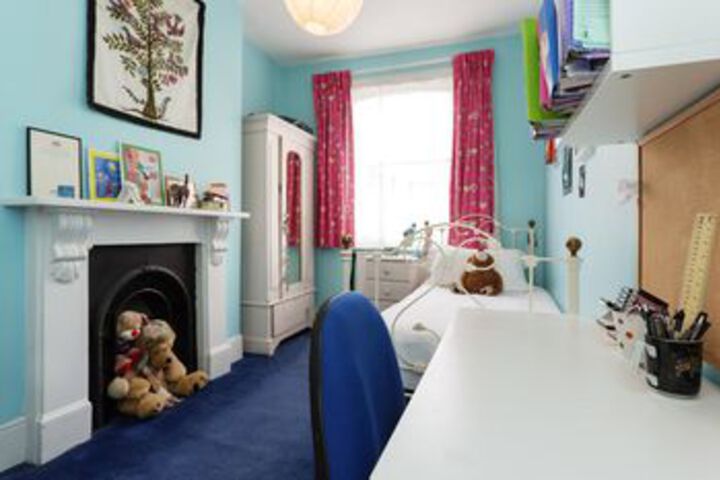 Room 10 of 25