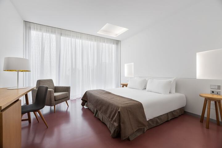 Room 10 of 30