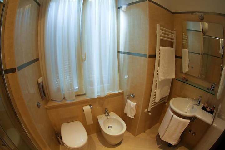Room 16 of 22