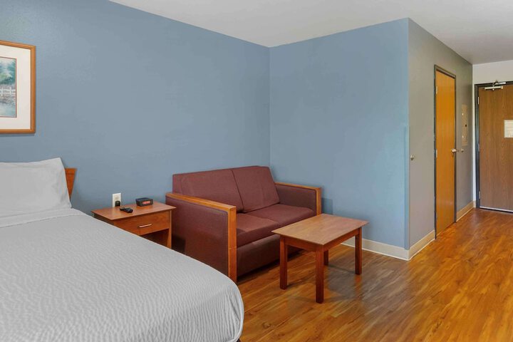 Room 10 of 26