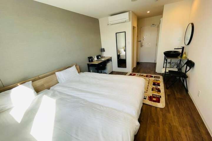 Room 3 of 51