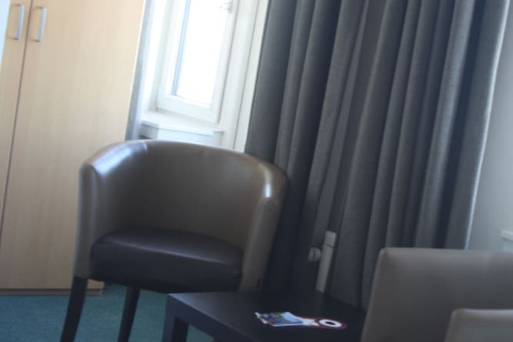 Room 27 of 139