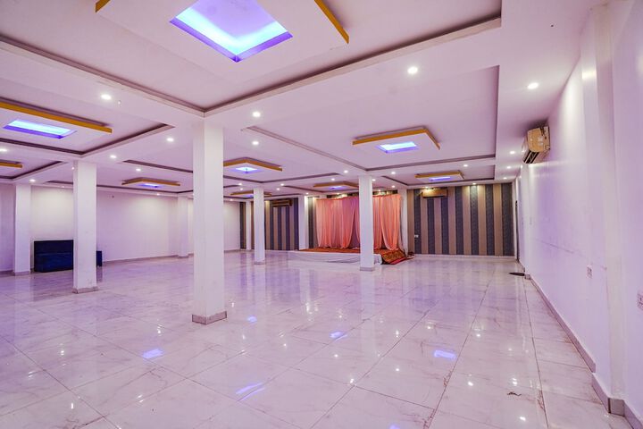Ballroom/Hall 20 of 23