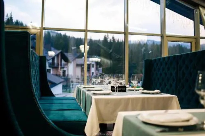 Dining 7 of 7