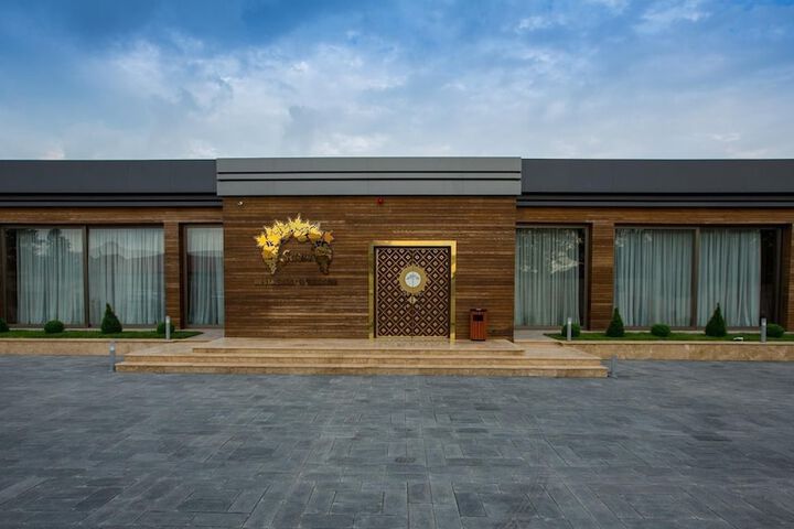 SHANI HOTEL & VILLAS