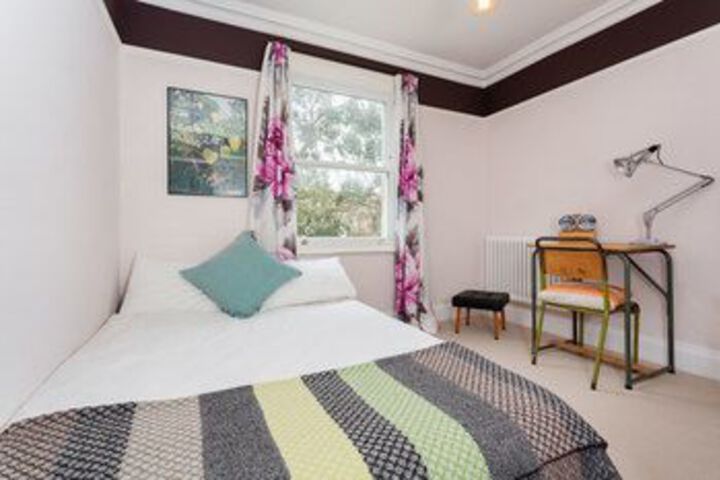 Room 8 of 27