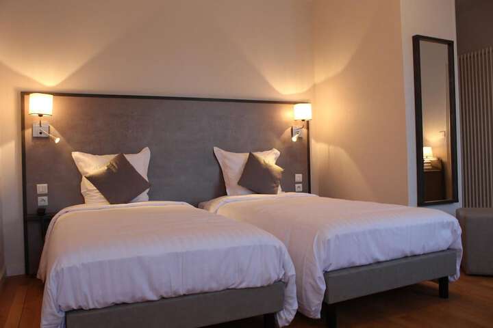 Room 35 of 61