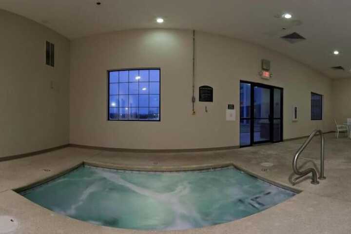 Indoor spa tub
