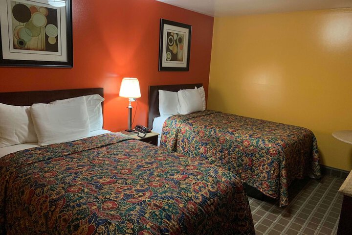 2 Double Beds (17 of 20)