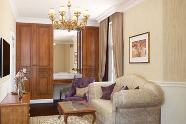 Room 7 of 23