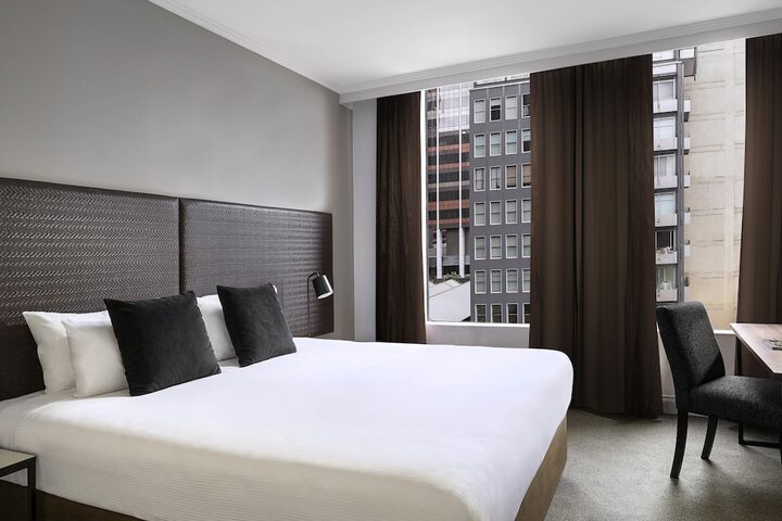 Room 18 of 52