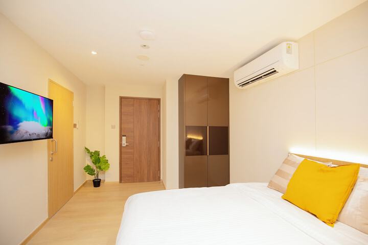 Room 15 of 42
