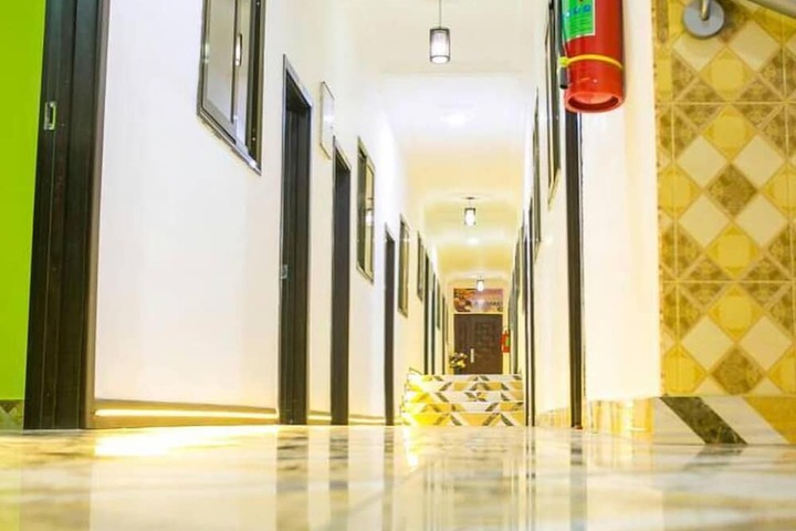 Ballroom/Hall 16 of 20