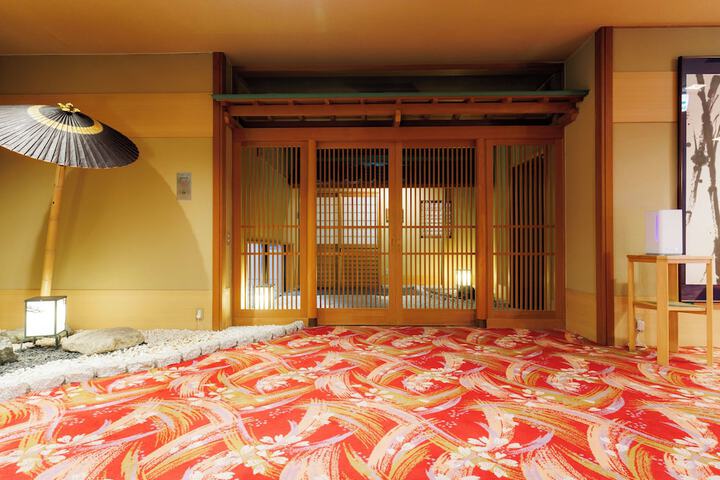 Room 17 of 175