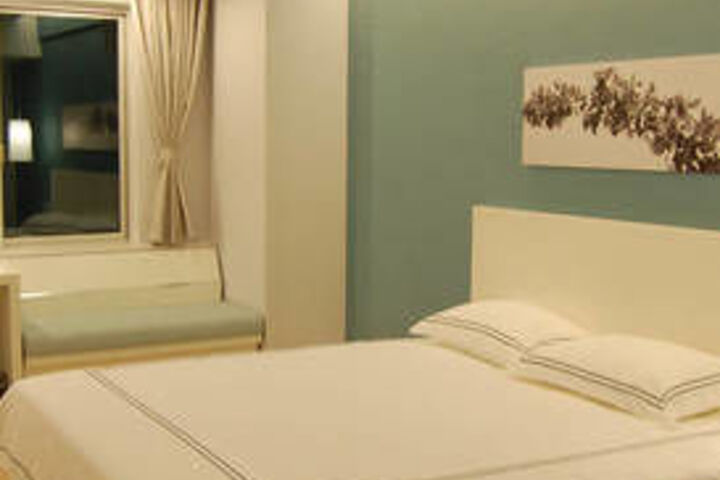 Room 11 of 47