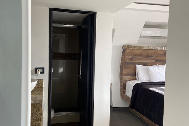 Premium Double Room (2 of 8)