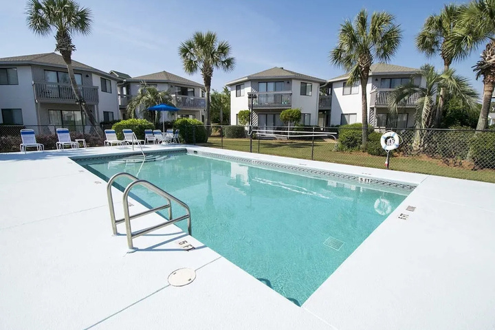 Pool 10 of 18
