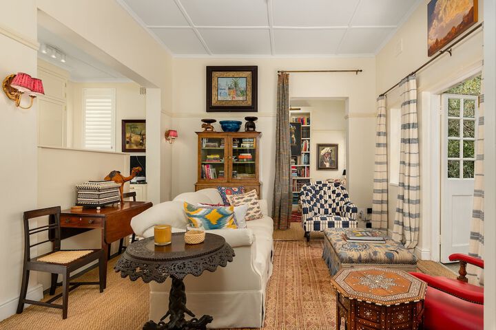 Room 8 of 11
