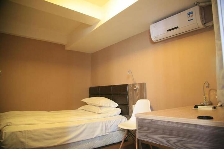 Room 48 of 90