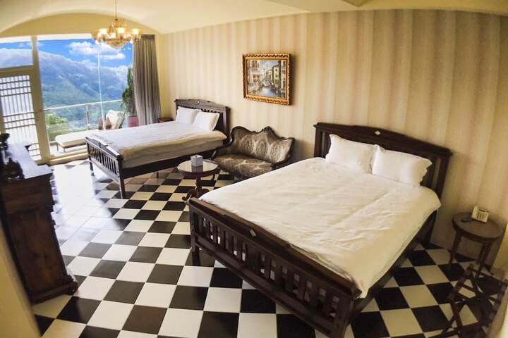 Room 21 of 40