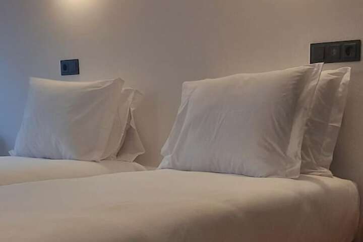 Room 4 of 27