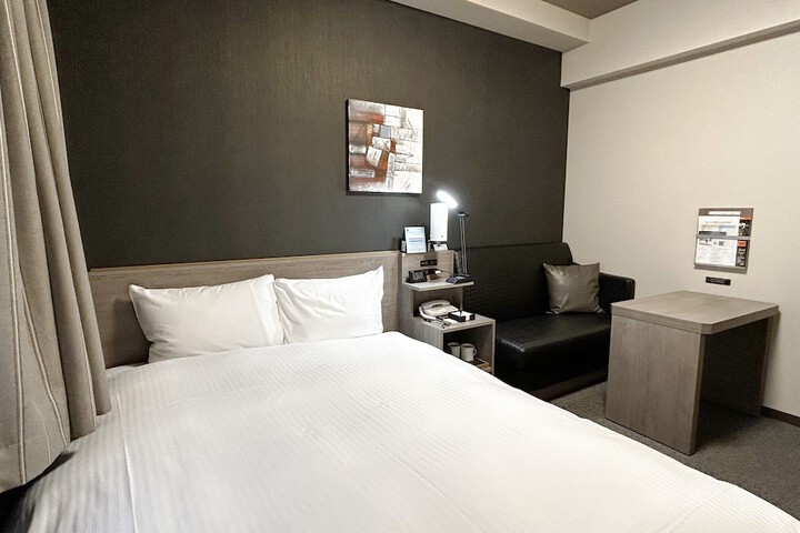 Room 6 of 36